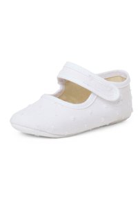 Pantof de copii alb, cu design Mary Jane, fabricat din material moale, având o curea Velcro, textură punctată și vârf rotunjit.