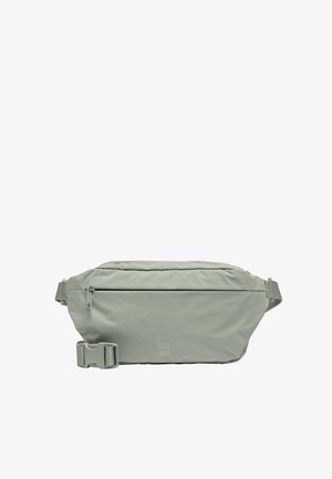 Marsupio in tessuto grigio chiaro con tasca frontale con cerniera, tracolla regolabile e fibbia in plastica, etichettato "GOT BAG."