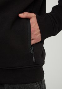 Terranova TECNICO - Felpa con zip - nero