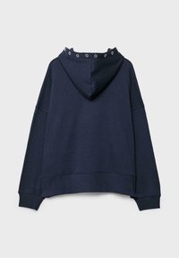 Sweat à capuche bleu marine avec œillets sur la capuche, coupe ample et poignets côtelés. Texture douce, longueur courte.