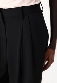 DAY Birger et Mikkelsen ENZO CLASSIC - Bukse - black