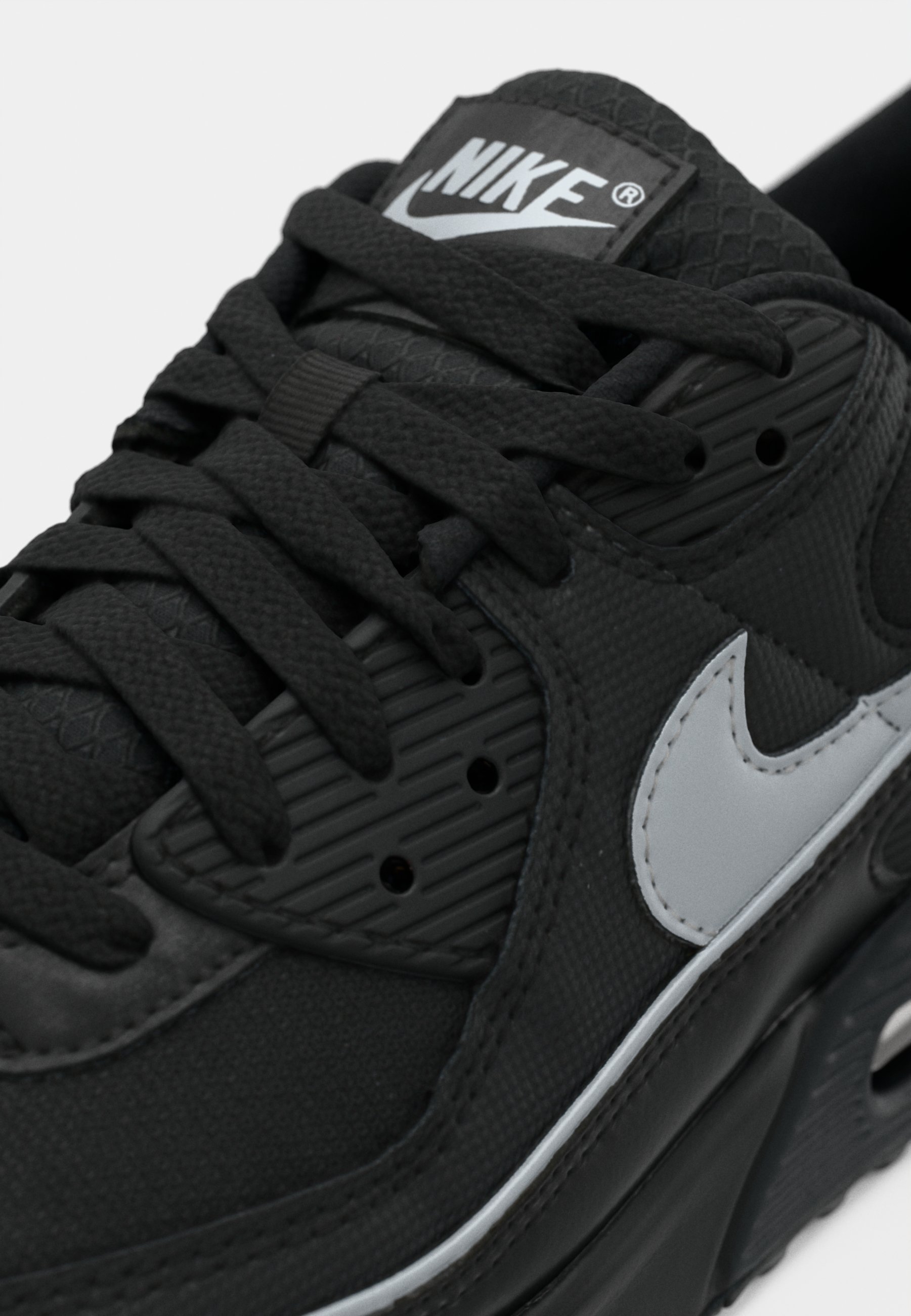 matte black air max 90