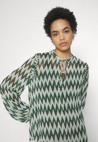 b.young FIBBA LOOSE BLOUSE - Μπλούζα - frosty green mix