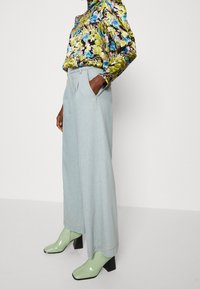 Gestuz Vaqueros boyfriend - light blue