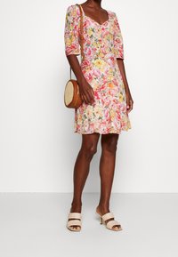 NAF NAF Košilové šaty - light pink