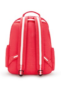 Korálový batoh s bílými pruhovanými popruhy, polstrovaným zádovým panelem a bočními kapsami. Vyroben z odolného materiálu s hladkým povrchem. Jednoduchý design.