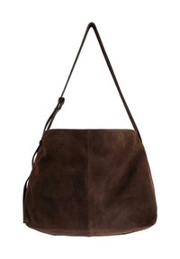 Borsa a spalla in suede marrone con una singola tracolla regolabile, forma tondeggiante, texture morbida e dettagli di cucitura minimal.