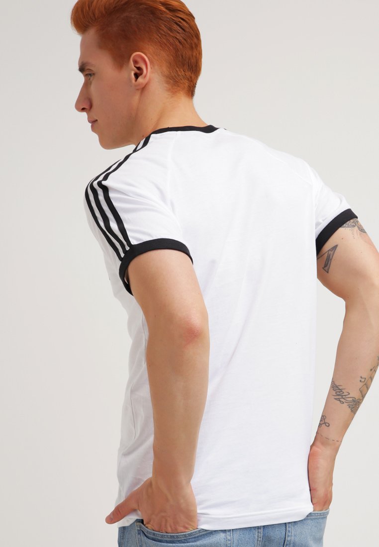 adidas Originals CALIFORNIA - Print T-shirt - white/black