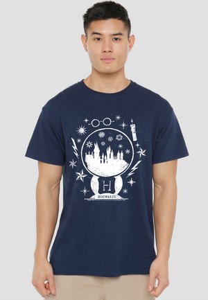 Cotton Soul, HARRY POTTER HOGWARTS CHRISTMAS SNOW GLOBE STAMP - Print T-shirt - dark blue