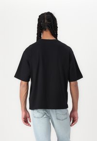GAP ULTRA SOFT BOXY TEE - Osnovna majica kratkih rukava - black