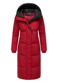 Rød lang puffervinterjakke med sort hætte, lynlåslukning foran, sidelommer og quiltet tekstur. Har elastiske manchetter for en tætsiddende pasform.