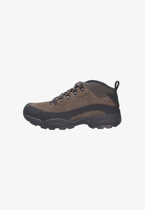 Bruine wandelschoen met zwarte accenten, textuur bovenwerk, suède en mesh materialen, stevige rubberen zool en metalen oogjes voor de veters.