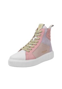 Sneaker alte con punta bianca, pannelli in pelle rosa e viola, lacci beige, suola testurizzata e una piccola linguetta sul retro.