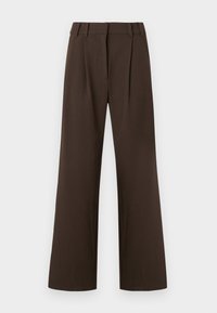 Pantalones marrones de pierna ancha con cintura alta, con pliegues en la parte delantera, confeccionados en una tela lisa sin patrones ni detalles visibles.