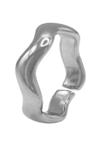 Anello in metallo ondulato argentato con design aperto. Presenta una superficie liscia e lucida senza ulteriori decorazioni.