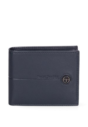 Portafoglio in pelle blu navy con una texture liscia, design a due pieghe e logo impresso. Presenta un dettaglio circolare con un accento metallico.