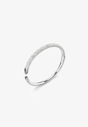 Sølvarmbånd med et buet design og en række af cubic zirconia sten, der er siddende langs den øverste kant for ekstra glans.