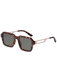 Lunettes de soleil à motif écaille de tortue avec des verres gris foncé, de forme angulaire, accents en métal et branches fines et légères.