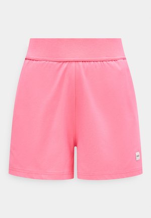 Rosa Shorts mit elastischem Bund und kleinem weißem Markenzeichen am unteren rechten Bein, hergestellt aus weichem Stoff mit einfachem, schlichtem Design.
