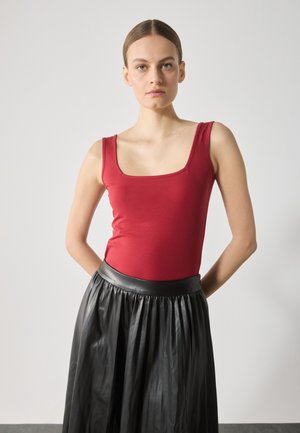Top - rio red