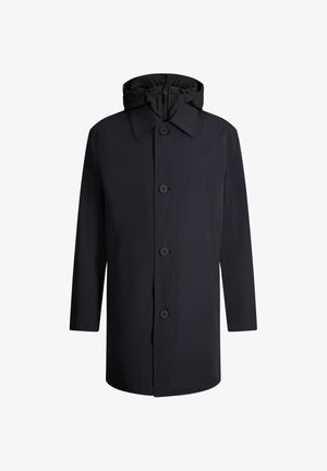 Czarny długi płaszcz z zapięciem na cztery guziki, spiczastym kołnierzem, bocznymi kieszeniami oraz przymocowanym kapturem zapinanym na zamek.