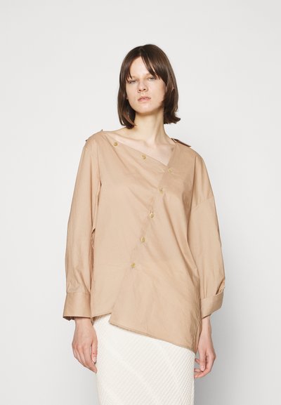 A.W.A.K.E. MODE OFF SHOULDER - Πουκαμίσα με κουμπιά - beige