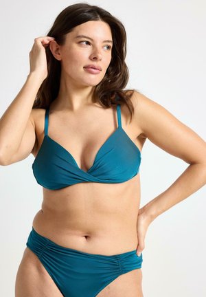 Tyrkysový bikiny set s podprsenkou s twistem a tenkými ramínky, vysokými kalhotkami s detailní řasením. Hladký povrch a elastický materiál.