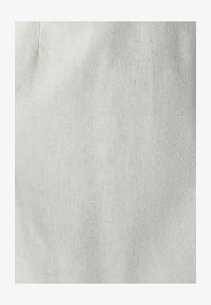 Jasnoszara tkanina o delikatnej fakturze i drobnym splocie. Miękka, lekko prześwitująca, z subtelnymi odcieniami i minimalnymi widocznymi detalami.