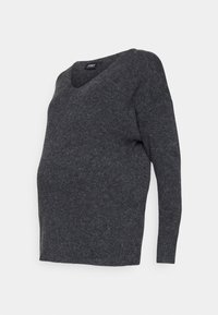 Ciemnoszara sweter ciążowy z długimi rękawami i dekoltem w kształcie V, miękko tkany, zaprezentowany na białym tle.