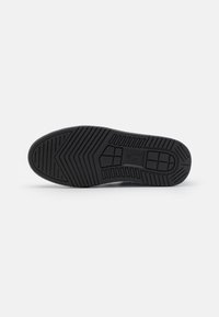 Lacoste Sportcipő - white/dark purple
