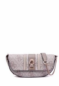 Borsa a spalla in tessuto grigio con tracolla a catena, caratterizzata da un dettaglio con logo, design a righe e chiusura a pattina. Texture a motivo su tutta la superficie.
