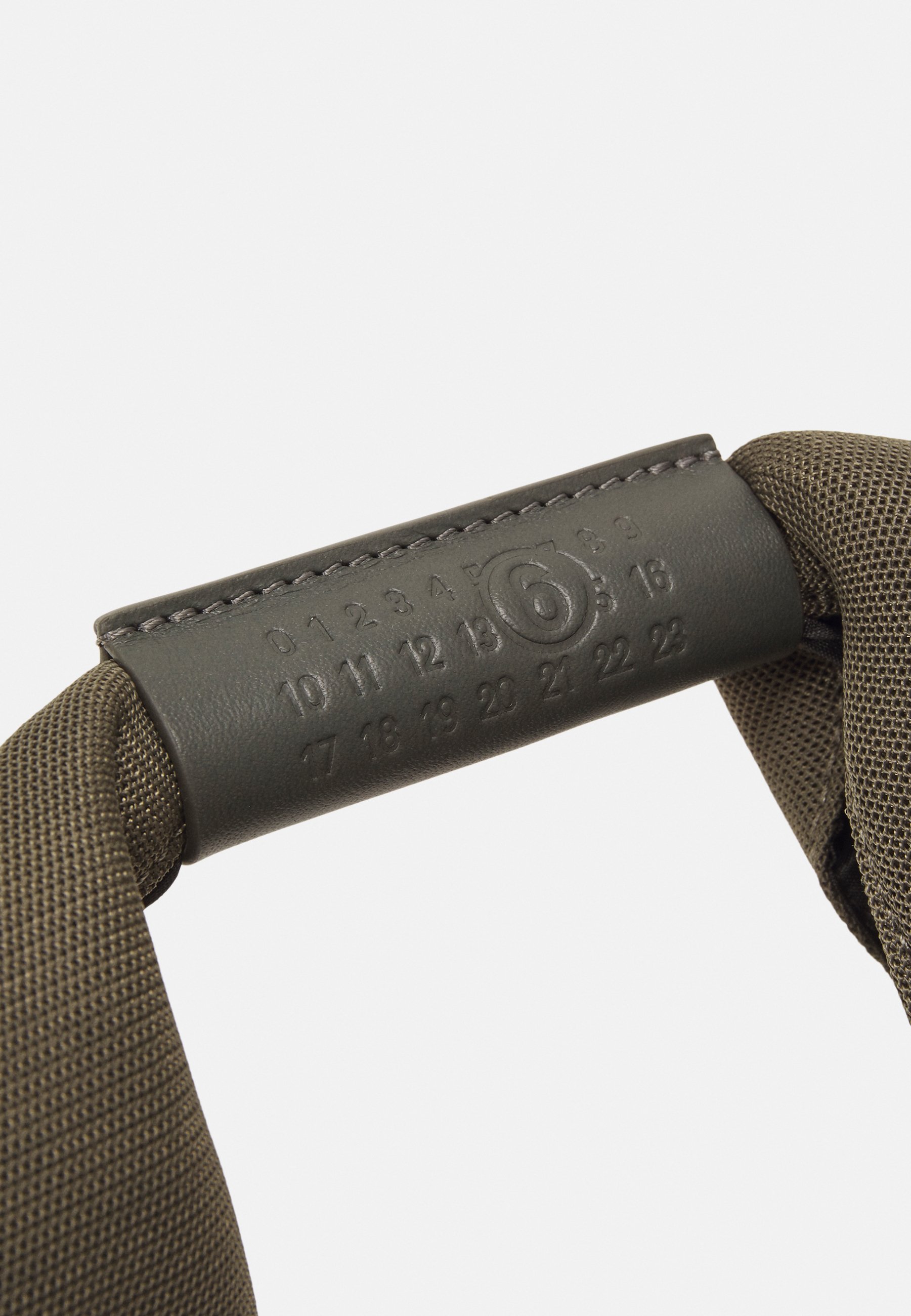 【関税&送料込】Mm6 Maison Margiela Olive Green Polyester Co MM6 Maison Margiela ワイドジーンズ | グリーン | FARFETCH JP