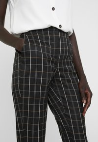 Vero Moda Tall Tygbyxor - black