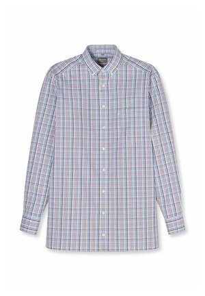 Langärmeliges Hemd mit Knopfleiste, blau-rot-schwarz kariertem Muster, geknöpftem Kragen und Brusttasche vor weißem Hintergrund.