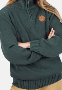 Band of Rascals Sweter