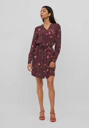 TAILLENGÜRTEL  - Shirt dress - winetasting