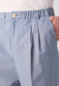 Thumbnail Image 7