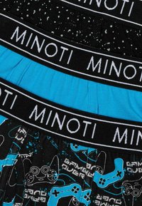 Crne i plave bokserice s uzorcima inspiriranim igricama, s širokim crnim pojasom na kojem je u bijelom ispisano "MINOTI". Mekana tekstura tkanine.