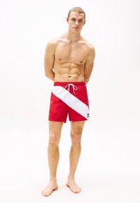 Tommy Hilfiger SAILING MEDIUM DRAWSTRING - Shorts da mare - medium red