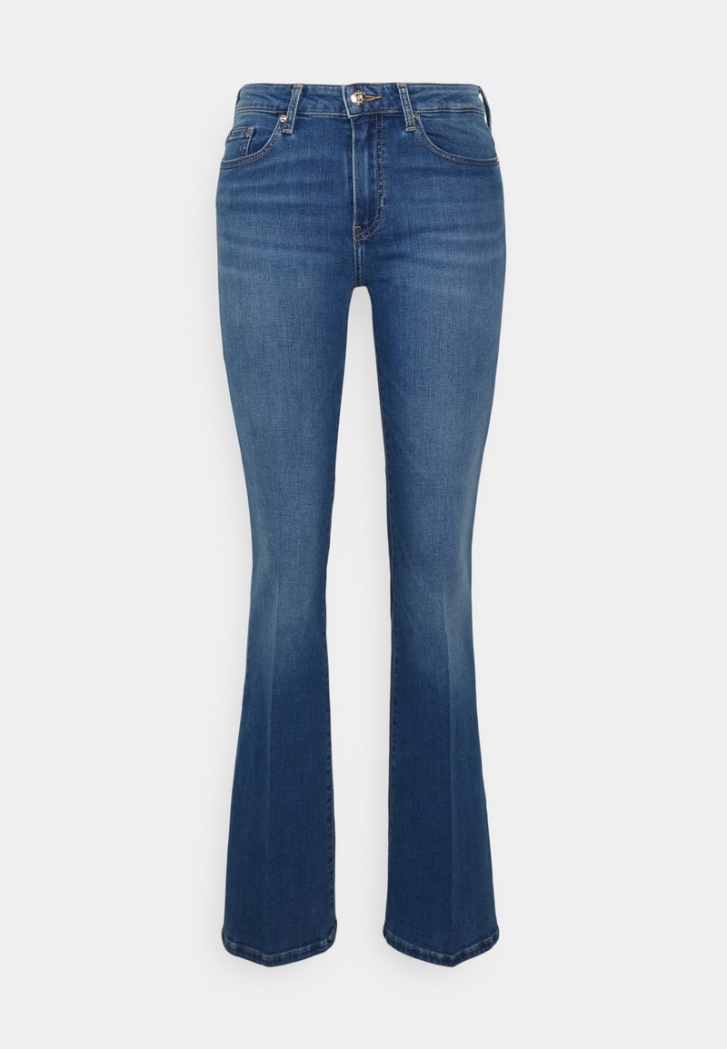 Jean en denim bleu évasé avec une finition légèrement délavée, cinq poches, et une fermeture par bouton à l'avant, doté d'une ceinture standard et d'un ourlet.