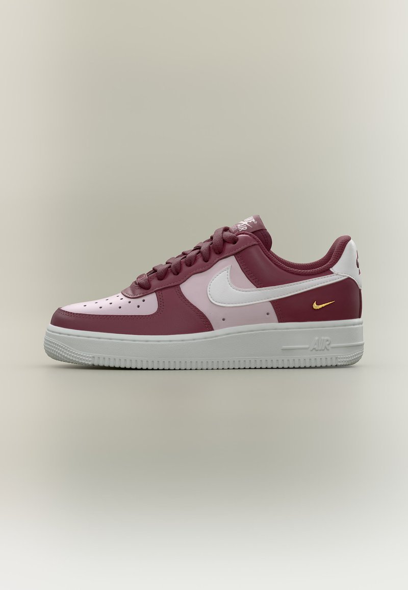 AIR FORCE 1 07 pink smoke/white/bleached lilac/metallic gold-coloured/pink