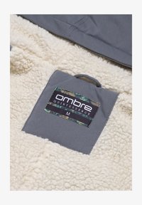 Nevybráno, dark grey