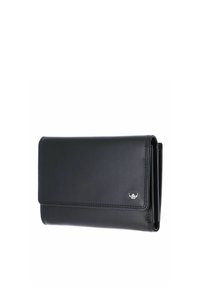 Portefeuille en cuir noir à trois volets avec bords cousus et petit logo argenté dans le coin avant, fermé et debout.