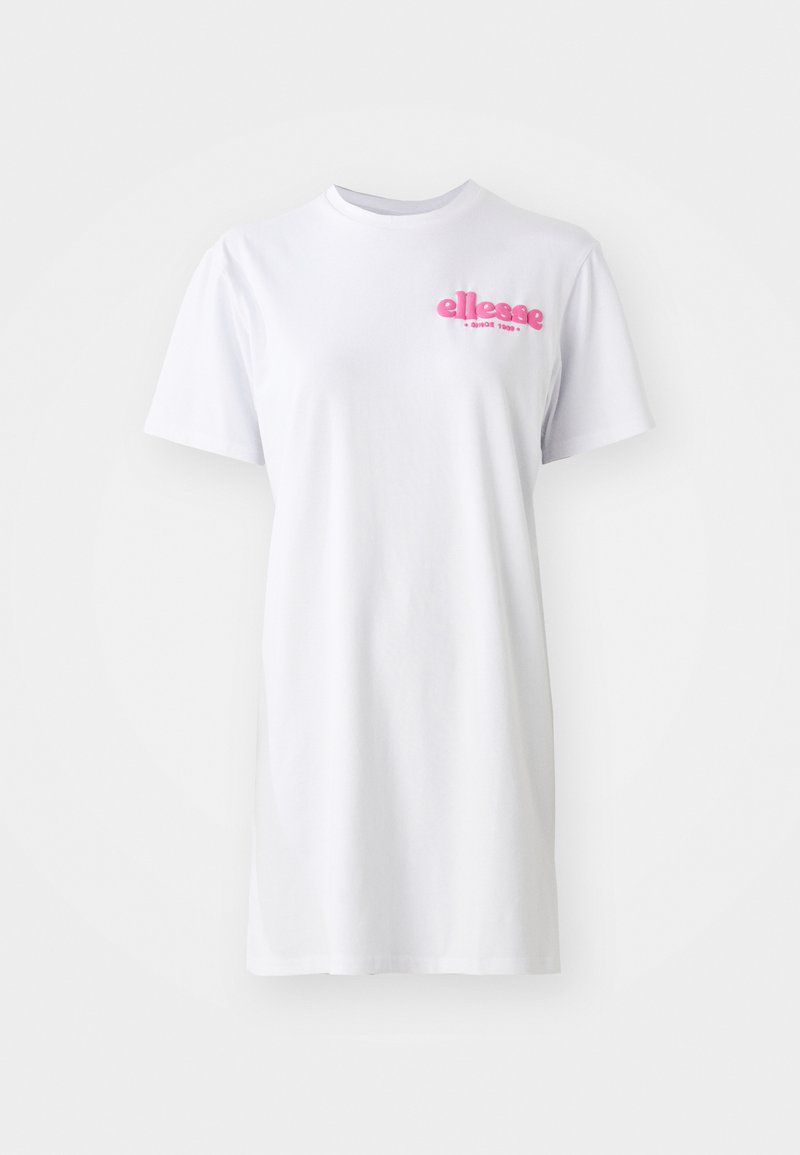 Vestido corto de camiseta blanco de manga corta hecho de algodón, con un escote redondo y un logo rosa de "ellesse" en la parte izquierda del pecho.