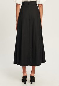 WILLA MIMIE MIDI - Plisovaná sukně - black