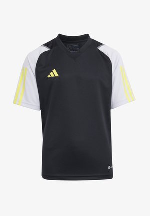 Maillot de sport noir avec des manches courtes blanches et des rayures jaunes. Il présente un col en V et le logo Adidas en jaune sur la poitrine.