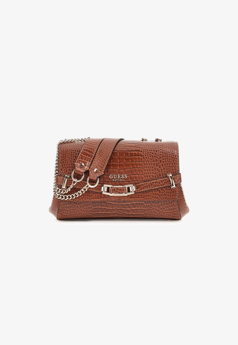 Borsa in similpelle coccodrillo marrone con tracolla rimovibile, dettagli a catena in tonalità argento e logo frontale. Forma rettangolare.