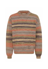 Multifaret strikket sweater med horisontale striber i jordfarverne orange, grøn og blå, med rund halsudskæring og ribbede manchetter.