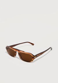 Selectat, light brown