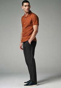 Next STRAIGHT REGULAR FIT czarny